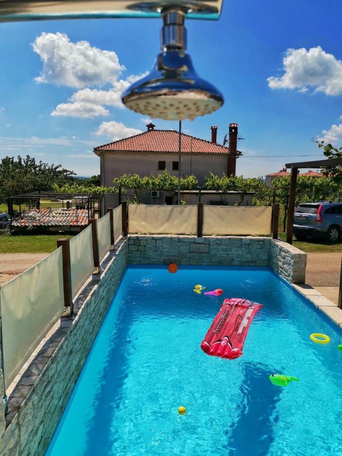 Luxury Apartment Alba With Pool Kanfanar Exteriör bild