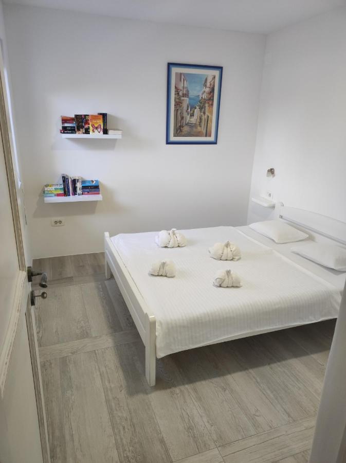 Luxury Apartment Alba With Pool Kanfanar Exteriör bild